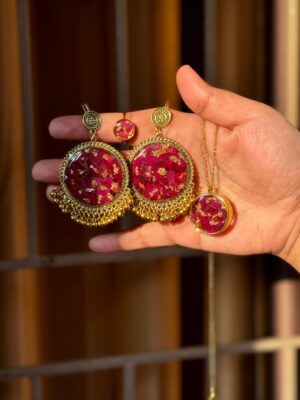Flower Preservation jewellery setin red color